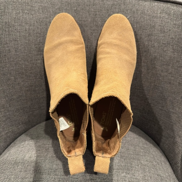 TOMS Women's ELLA Chelsea Boot Tan Suede Booties Size 8 - Picture 6 of 7